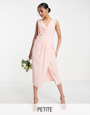Шифоновое платье миди с запахом и воротником-хомутом спереди и сзади TFNC Petite Bridesmaid розового цвета TFNC Petite