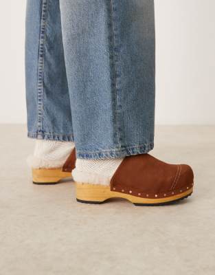 Женская Обувь Free People Oak Cozy Clog Mules в цвете тан Free People