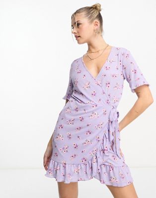 Эксклюзивное чайное мини-платье с запахом сиреневого цвета с винтажным цветочным принтом JDY JDY