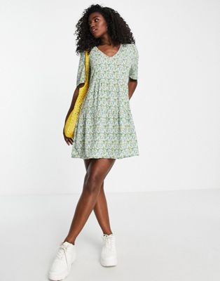 Зеленое платье мини с v-образным вырезом и цветочным принтом JDY JDY
