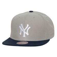 Men's Mitchell & Ness Gray New York Yankees Cooperstown Collection Away Snapback Hat Unbranded