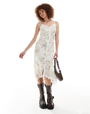 Платье-комбинация на пуговицах спереди с кружевом и цветочным принтом Reclaimed Vintage Reclaimed Vintage