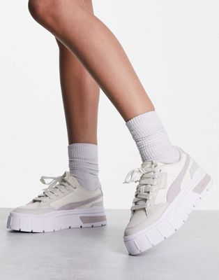 Белые кроссовки PUMA Mayze Stack Luxe со светло-серыми деталями PUMA