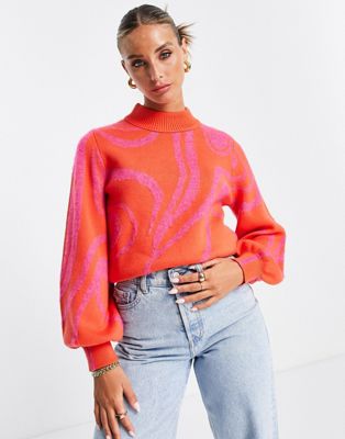 Укороченный свитер с высоким воротником и розовым и красным завитками French Connection French Connection