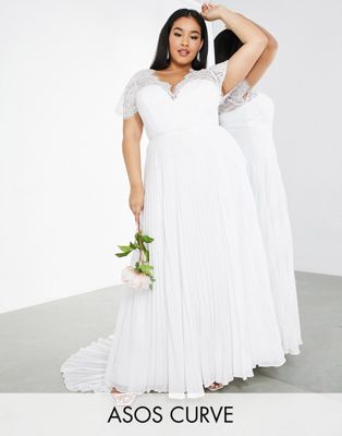 Свадебное платье цвета слоновой кости с глубоким вырезом и плиссированной юбкой ASOS DESIGN Curve Sophia ASOS Curve