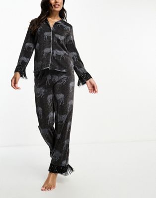 Черный пижамный комплект на пуговицах с металлизированным ребристым принтом и брюками Chelsea Peers Chelsea Peers
