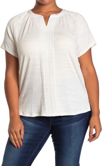 Блузка с кружевной отделкой и разрезом на горловине OneWorld