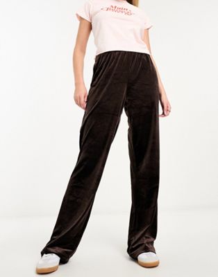 Прямые брюки Urban Revivo в темно-коричневом цвете для женщин Urban Revivo