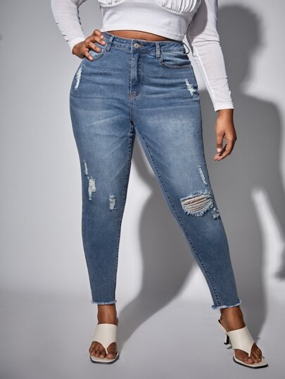 SHEIN SXY размера плюс Рваные джинсы с необработанной отделкой SHEIN