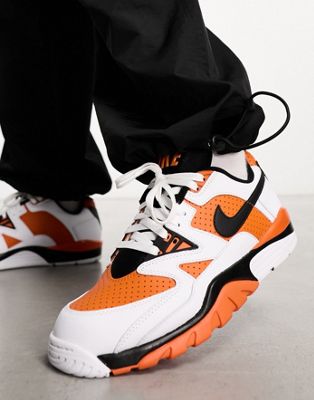 Бело-оранжевые кроссовки Nike Air Cross Low Nike