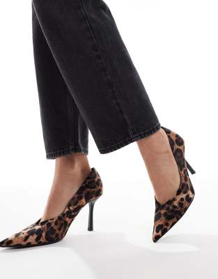 Stradivarius Wide Fit heeled pumps in leopard print Stradivarius