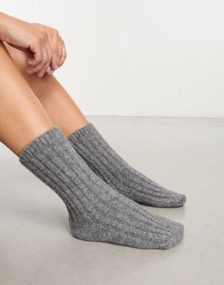 Темно-серые объемные носки для отдыха ASOS DESIGN ASOS DESIGN