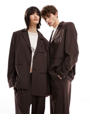 Классический костюмный пиджак унисекс COLLUSION темно-коричневого цвета — часть комплекта Collusion