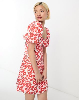 Гламурное свободное мини-платье с квадратным вырезом и завязкой на спине красного цвета с цветочным принтом GLAMOROUS