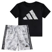 Комплект из камуфляжной футболки с 3 полосками с логотипом и камуфляжных шорт для мальчика для мальчика Adidas