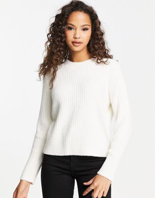 Бело-белый пушистый вязаный свитер в рубчик New Look New Look