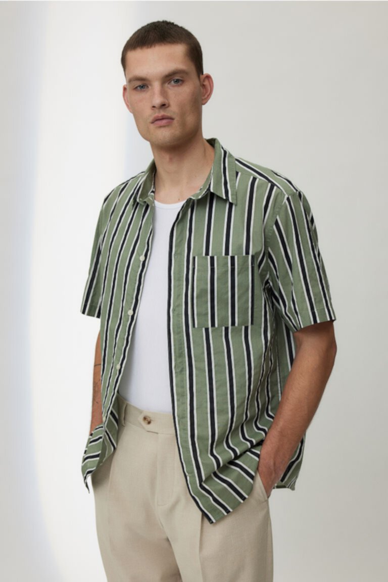 Рубашка стандартного кроя с короткими рукавами H&M