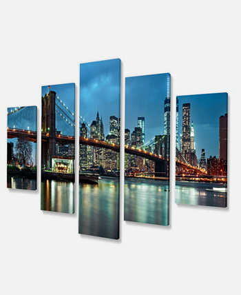 Designart Brooklyn Bridge And Skyscrapers Cityscape Canvas Print - 60 "X 32" - 5 панелей Design Art