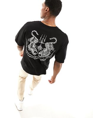Черная объемная футболка с тигровым принтом на спине Jack & Jones Originals Jack & Jones