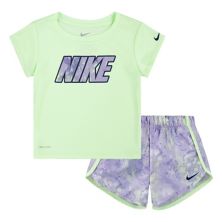 Toddler Girls Nike Dri-FIT Graphic Tee and Sprinter Shorts Set Nike