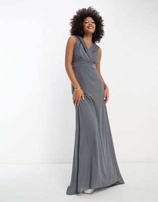 Темно-серое приталенное платье макси с открытыми плечами TFNC Bridesmaids TFNC