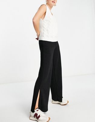 Черные широкие брюки в блестящую полоску Y.A.S — часть комплекта Y.A.S