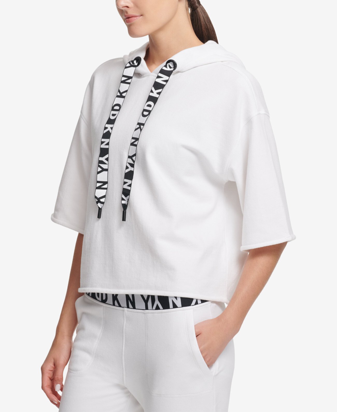 Спортивная укороченная флисовая толстовка с логотипом, созданная для Macy's DKNY