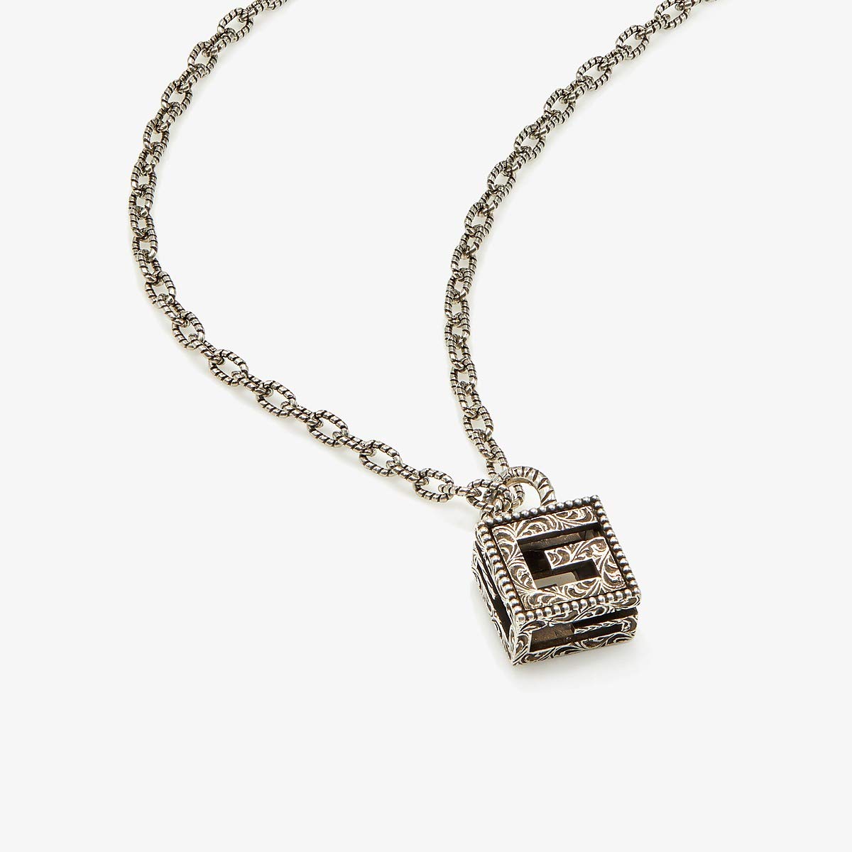 Ожерелье с подвеской с мотивом G из состаренного серебра GUCCI
