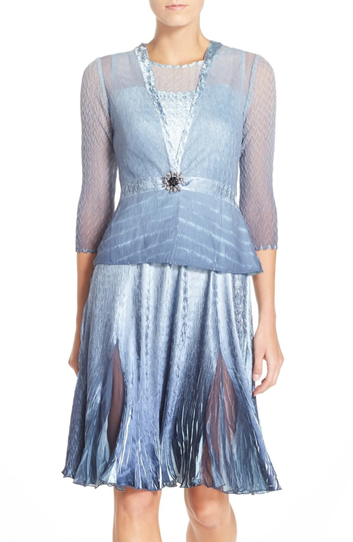 Платье трапециевидной формы с украшенным воротником и подолом из тюльпана с жакетом KOMAROV