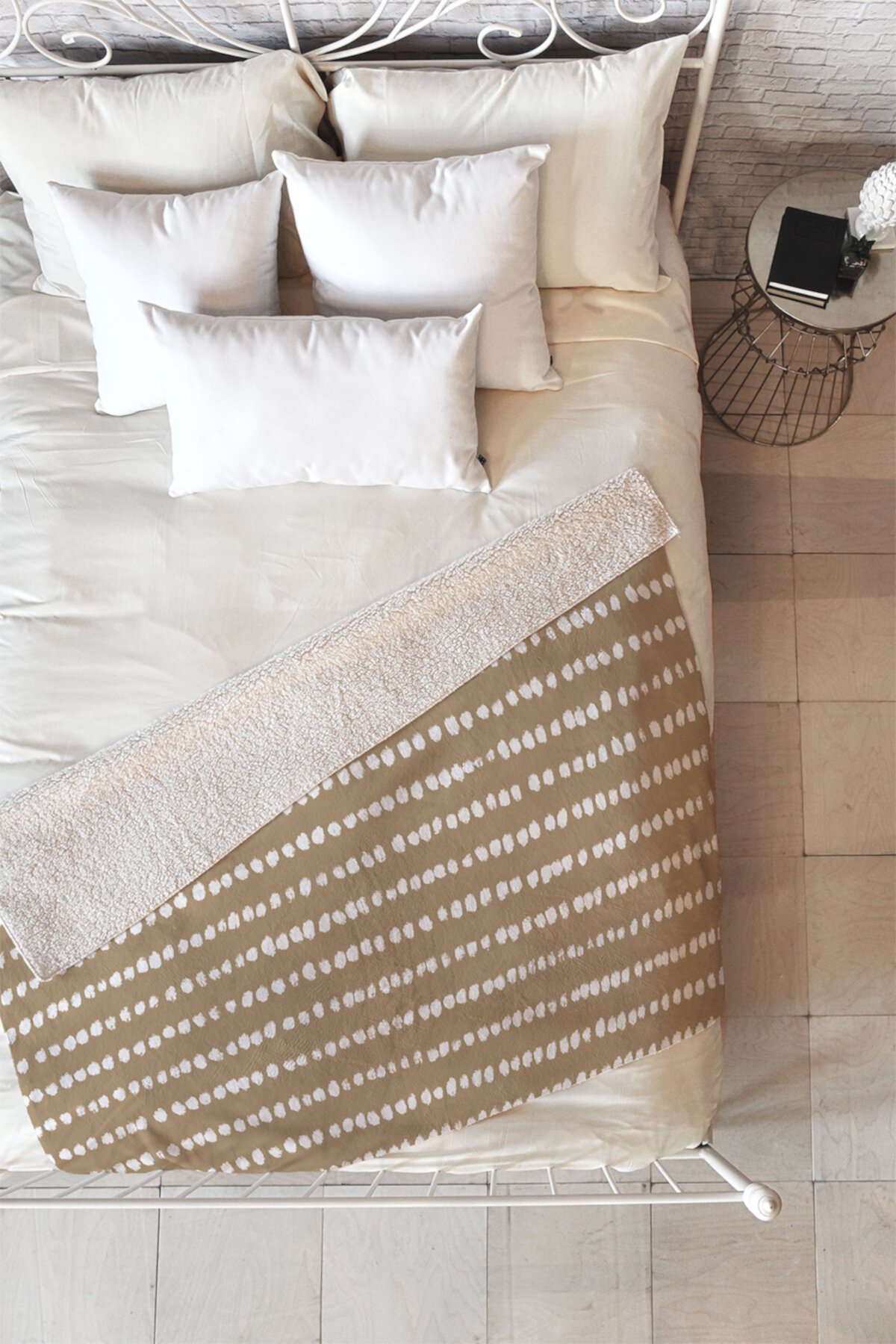 Алиса Галицына Простое рисованное одеяло из шерпы из флиса Deny Designs