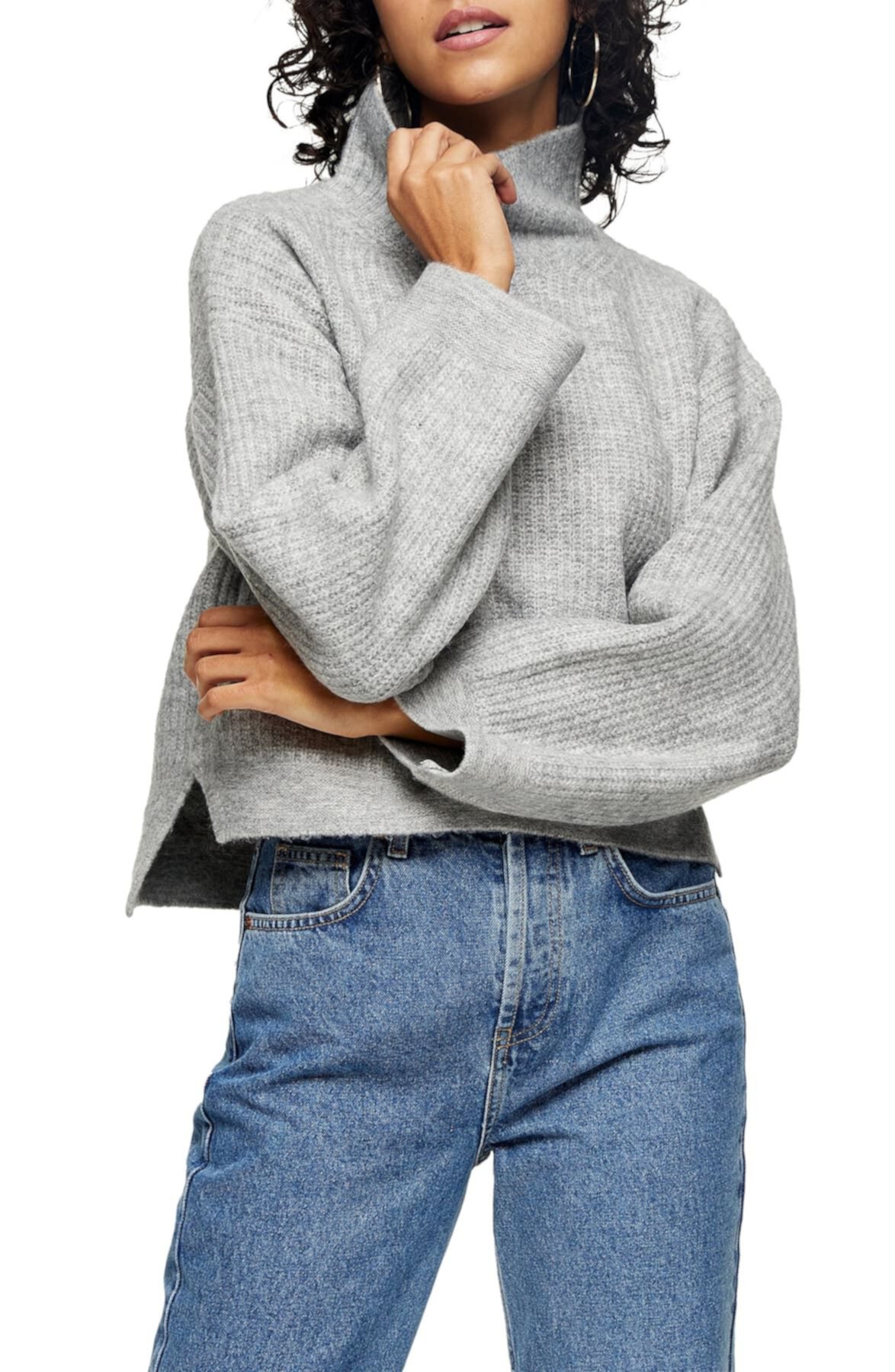 Укороченный свитер с воротником-стойкой TOPSHOP