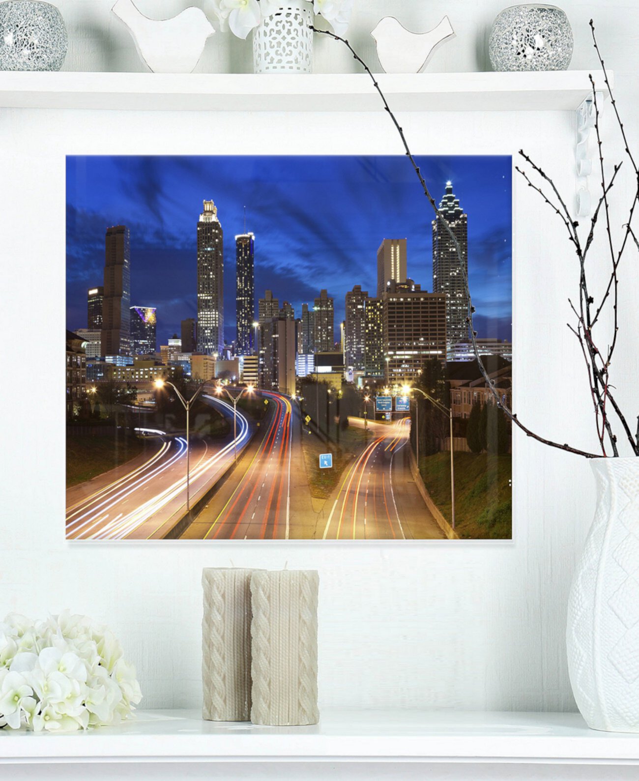Designart 'Atlanta Skyline Twilight Blue Hour' Городской пейзаж, металлическая настенная живопись - 20 "X 12" Design Art