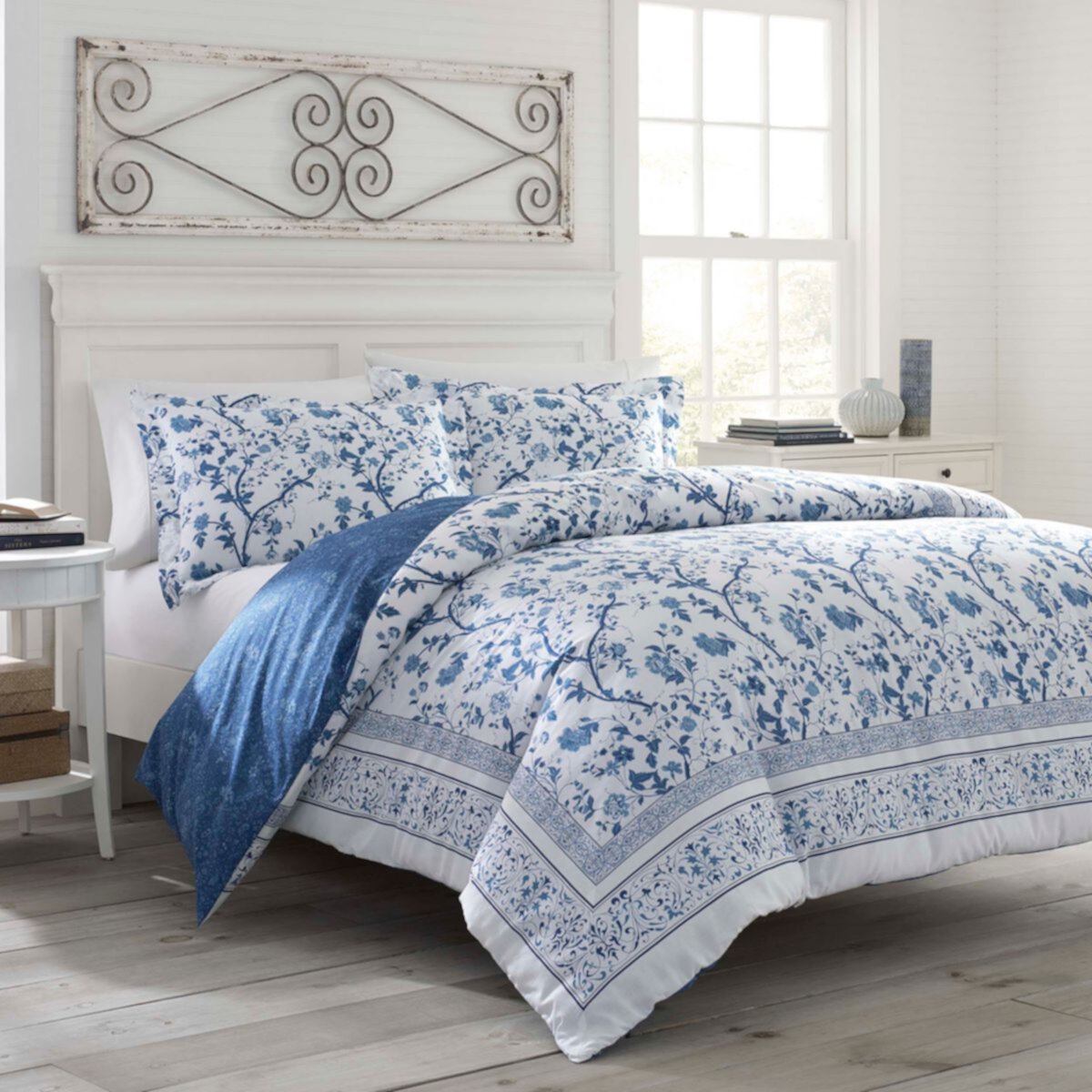 Laura sets. Лора Блю. Laura Ashley Brigette Duvet. Laura Ashley petit Flowers Blue. Charlotte King (Home and away).