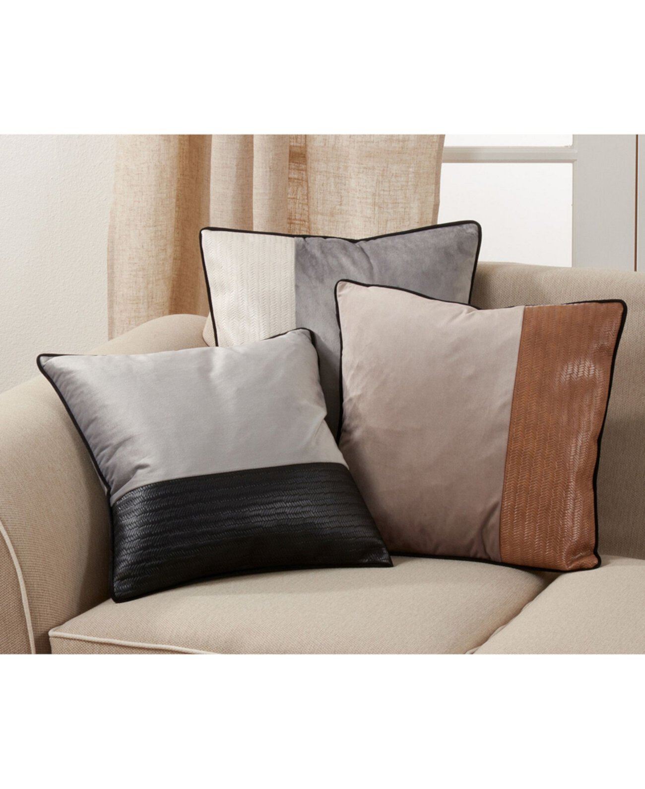 Двухцветная бархатная декоративная подушка, 18 x 18 дюймов Saro