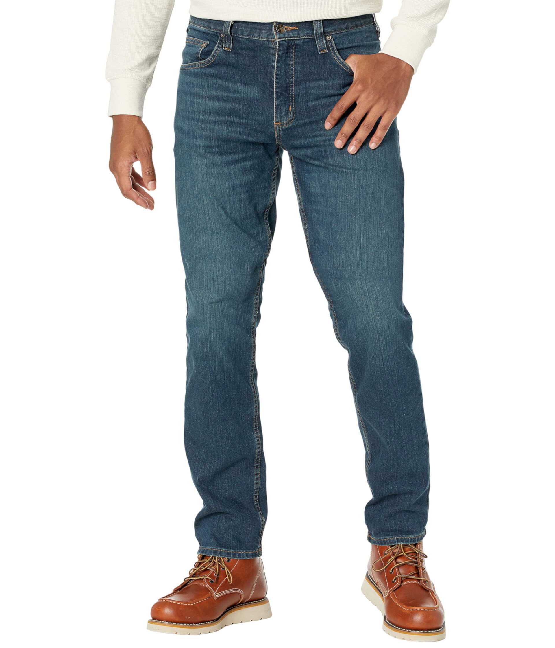 Зауженные джинсы Rugged Flex® Relaxed Fit с низкой посадкой и пятью карманами Carhartt