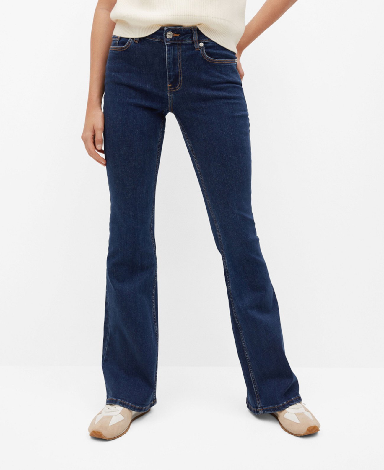 Женские расклешенные джинсы-клеш MANGO