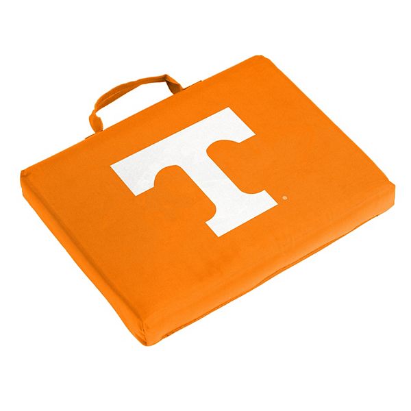 Подушка для зрителей Tennessee Volunteers с ручкой, 35.5 см х 27.9 см х 5 см, Полиэстер Logo Brand