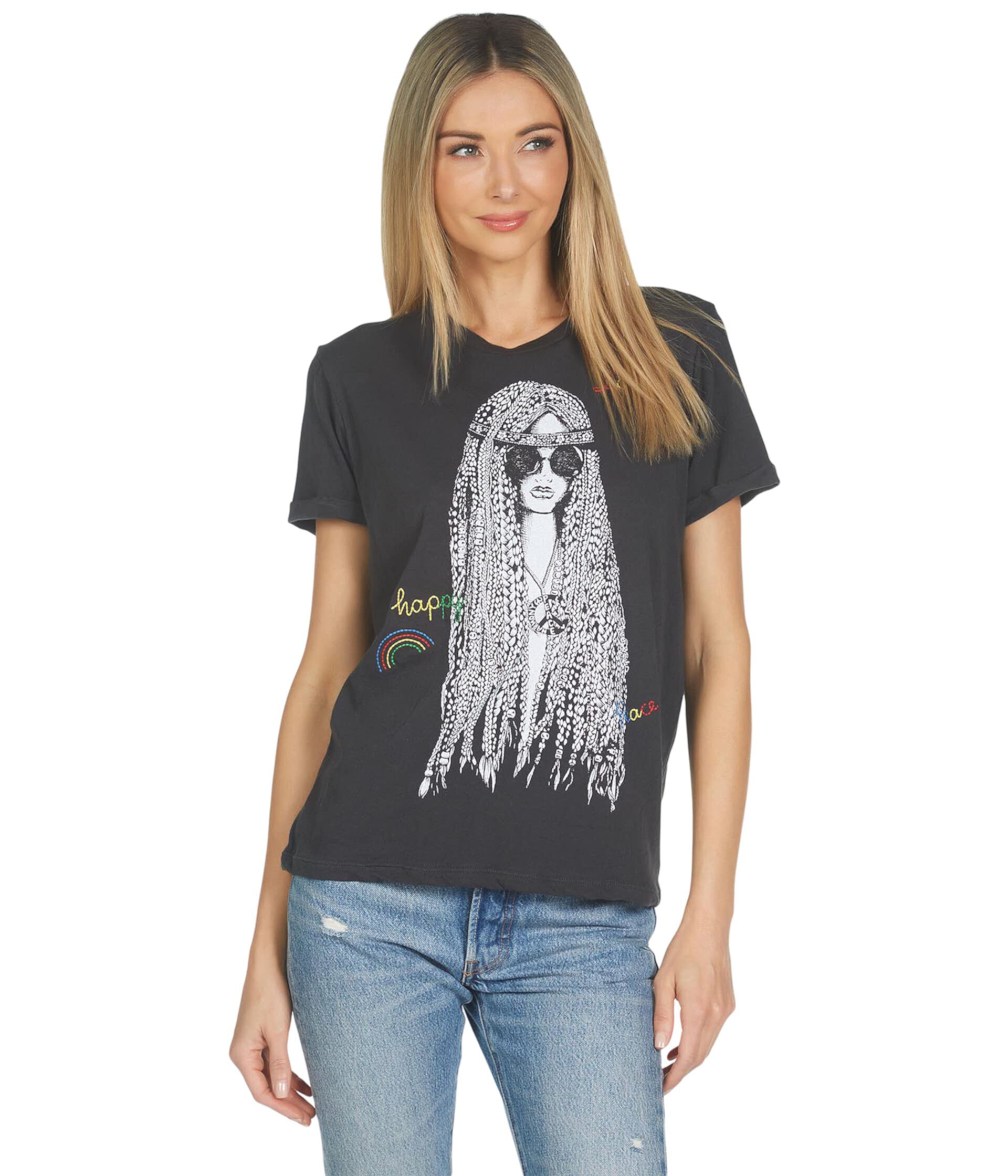 Edda Hippie Girl в винтажной футболке с вышивкой Lauren Moshi