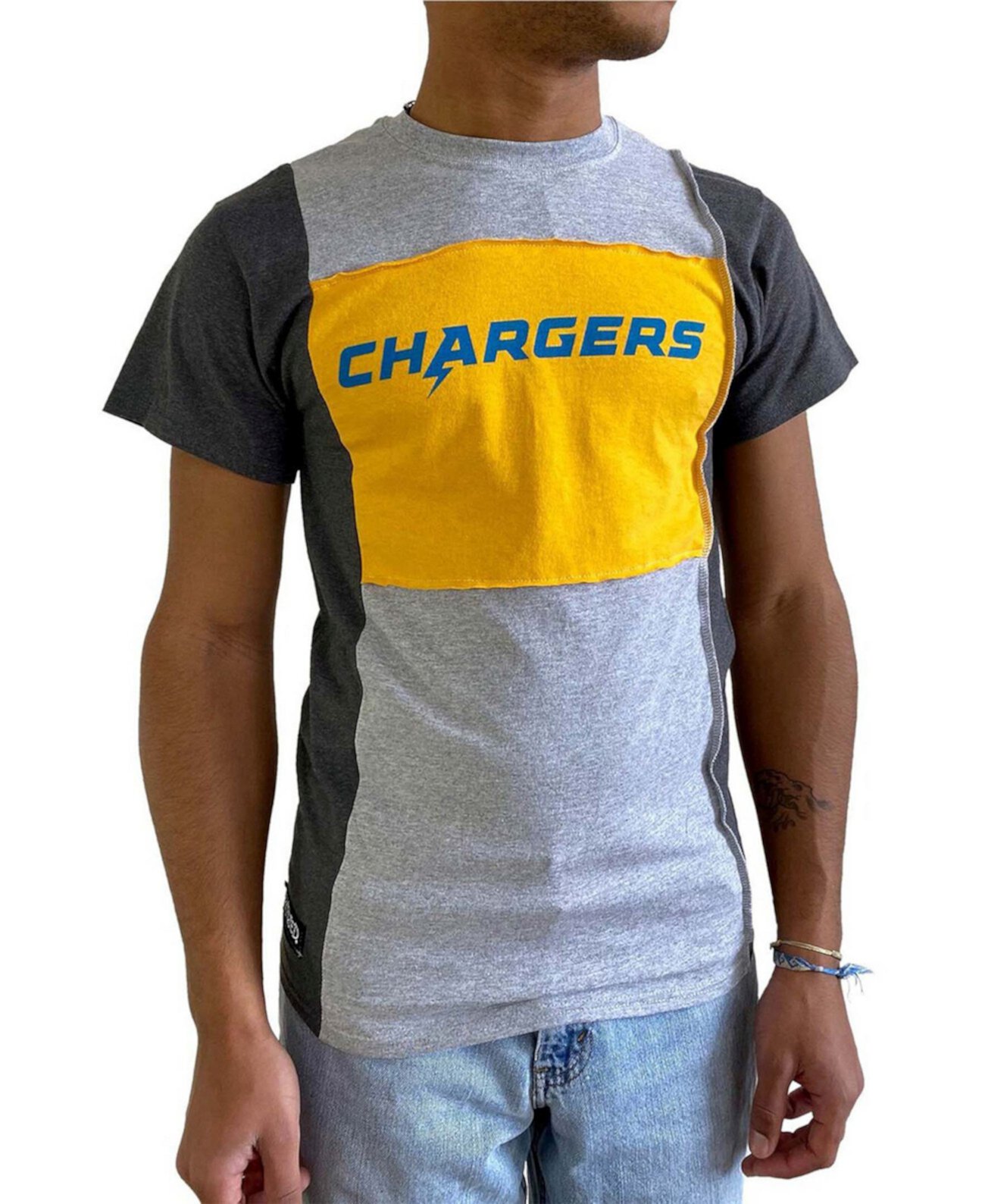Мужская серая футболка с разрезом Los Angeles Chargers Refried Apparel