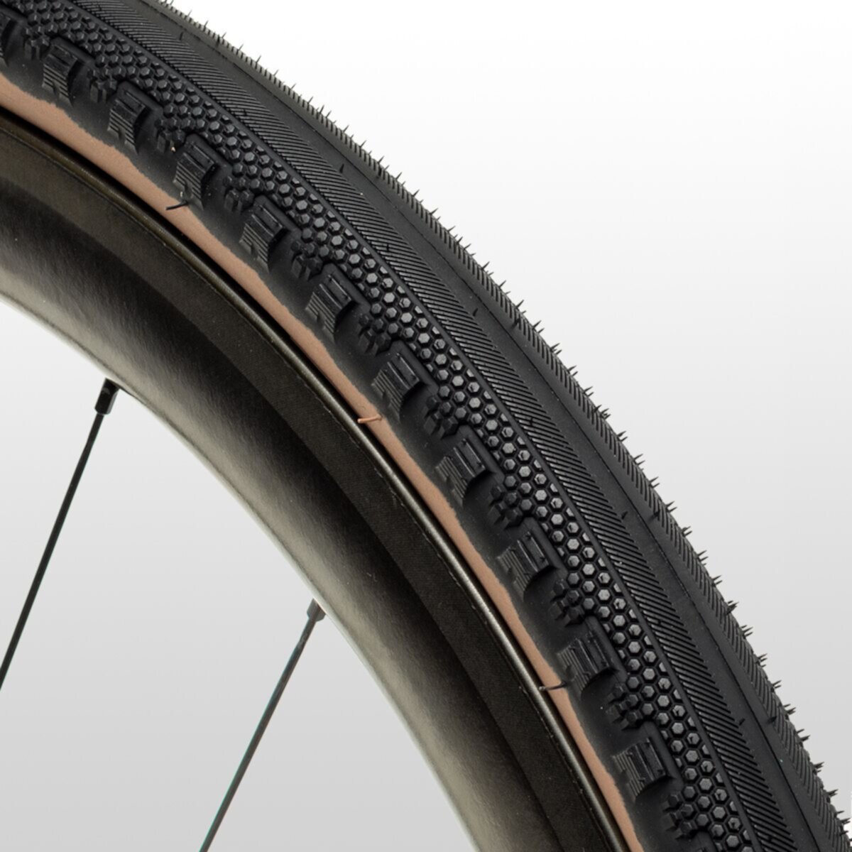 Шина County Ultimate Tubeless - 700c, полуслик, черные/бежевые, 120 TPI, защита от проколов Goodyear