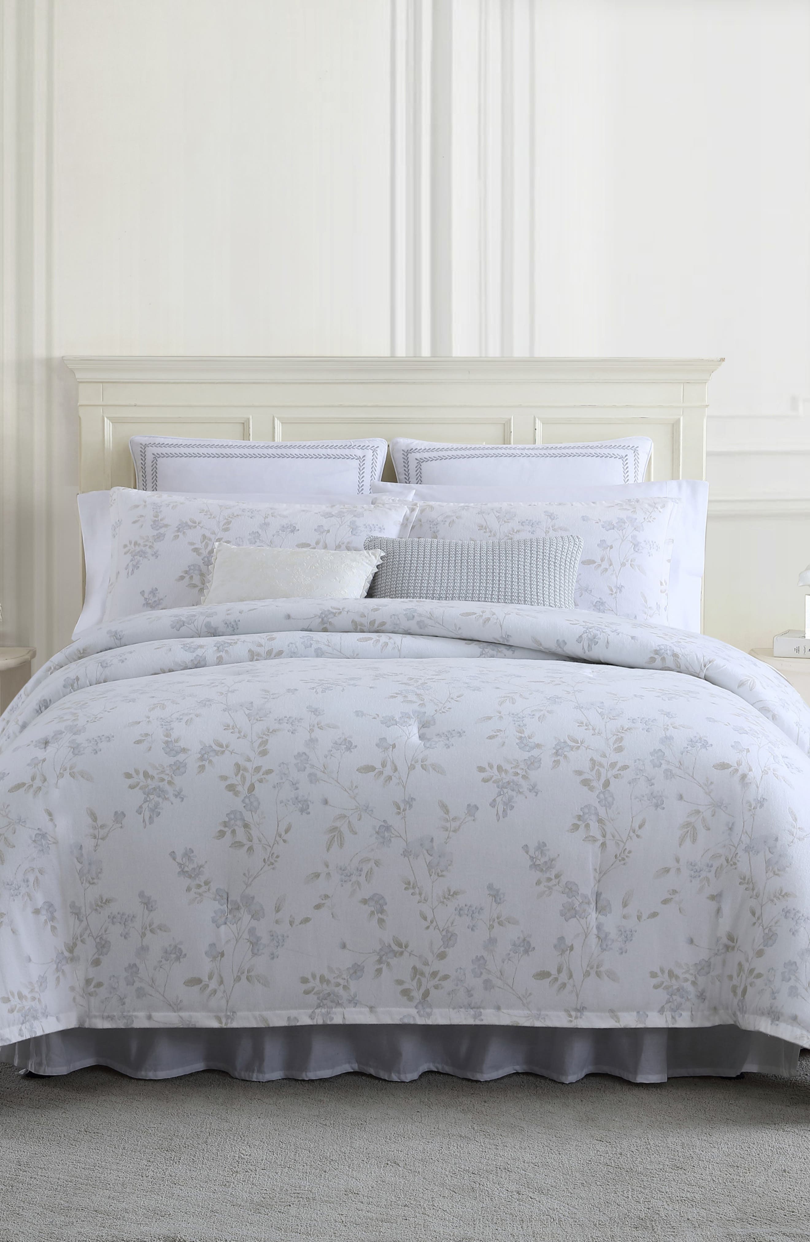 Фавна, комплект из трех коричневых хлопковых фланелевых одеял с цветочным рисунком, полного / королевского одеяла Laura Ashley