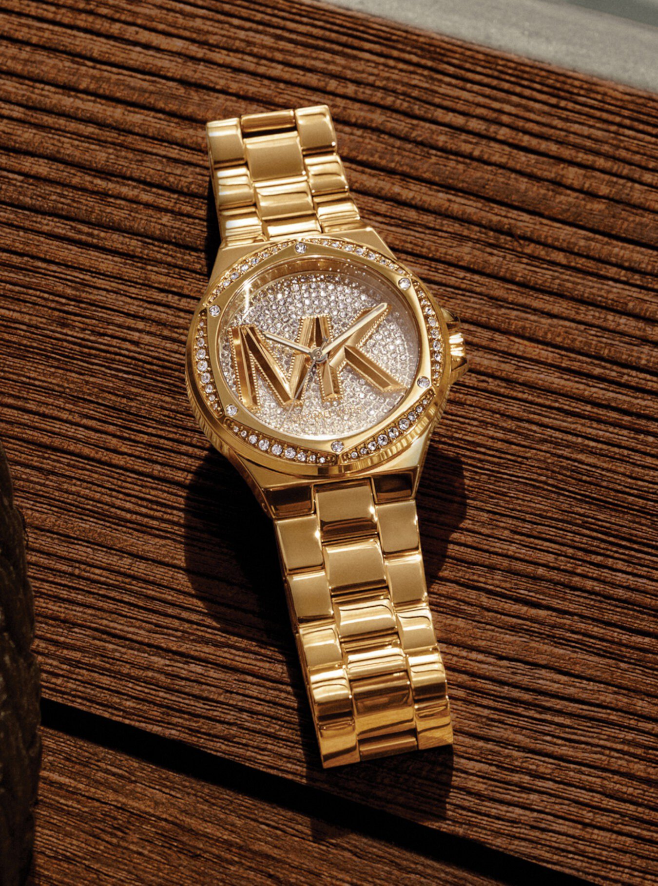 Золотистые часы Lennox Pavé с логотипом Michael Kors
