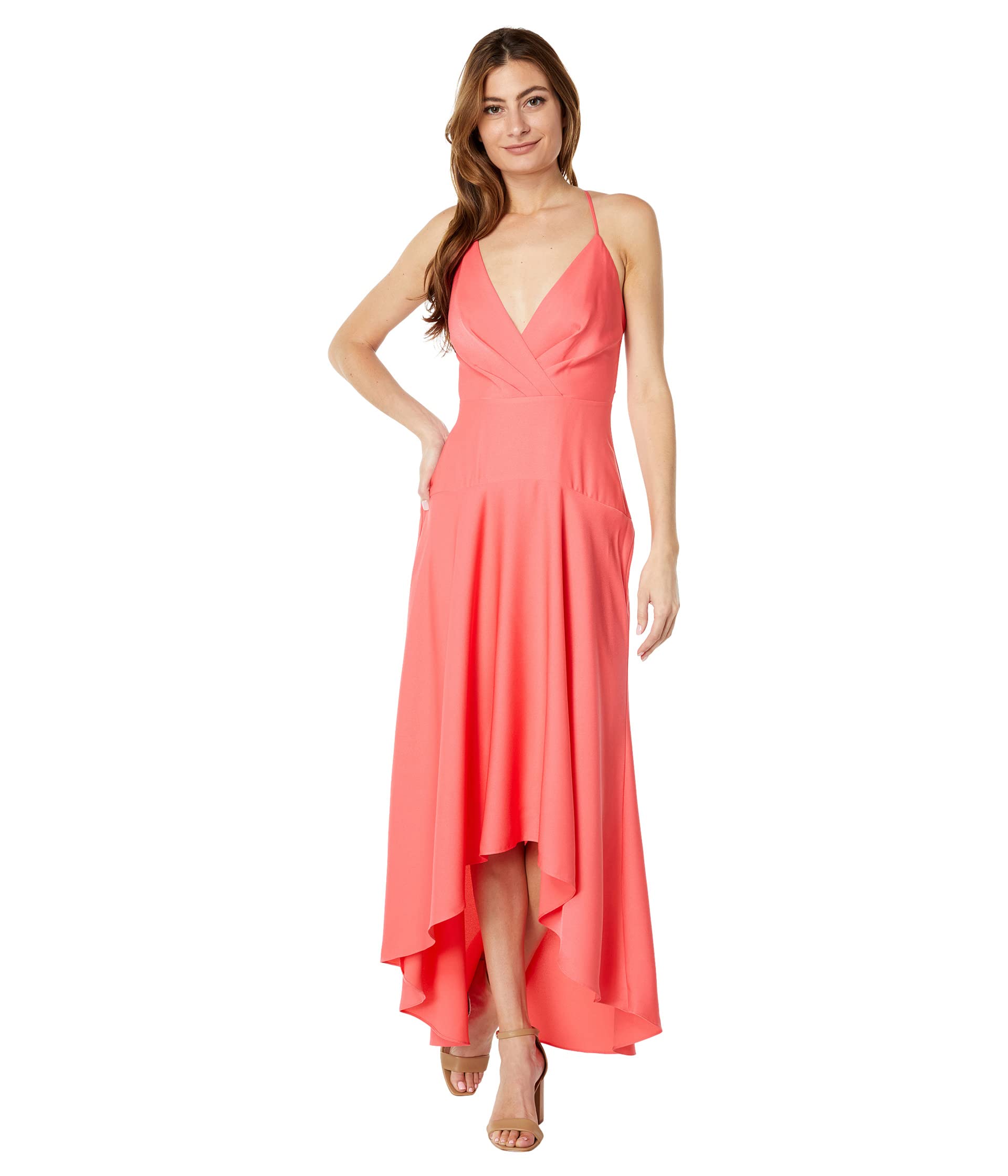 Платье Halter High-Low от Bcbgmaxazria с застежкой на молнии и силуэтом fit-and-flare Bcbgmaxazria