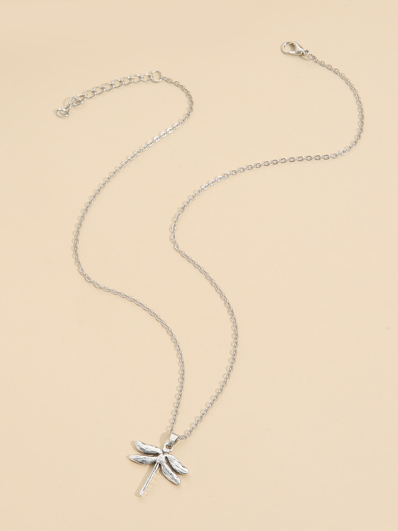 Ожерелье со стрекозой SHEIN