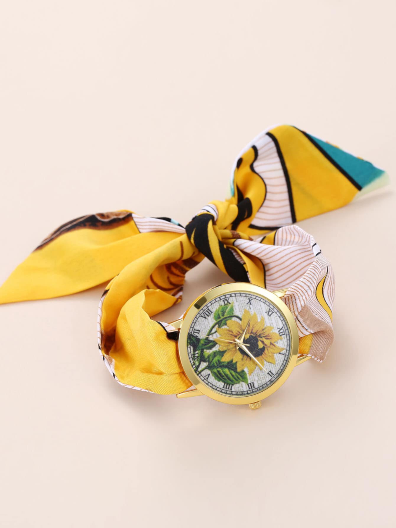 Кварцевые часы с бархатным ремешком и тропическим принтом SHEIN