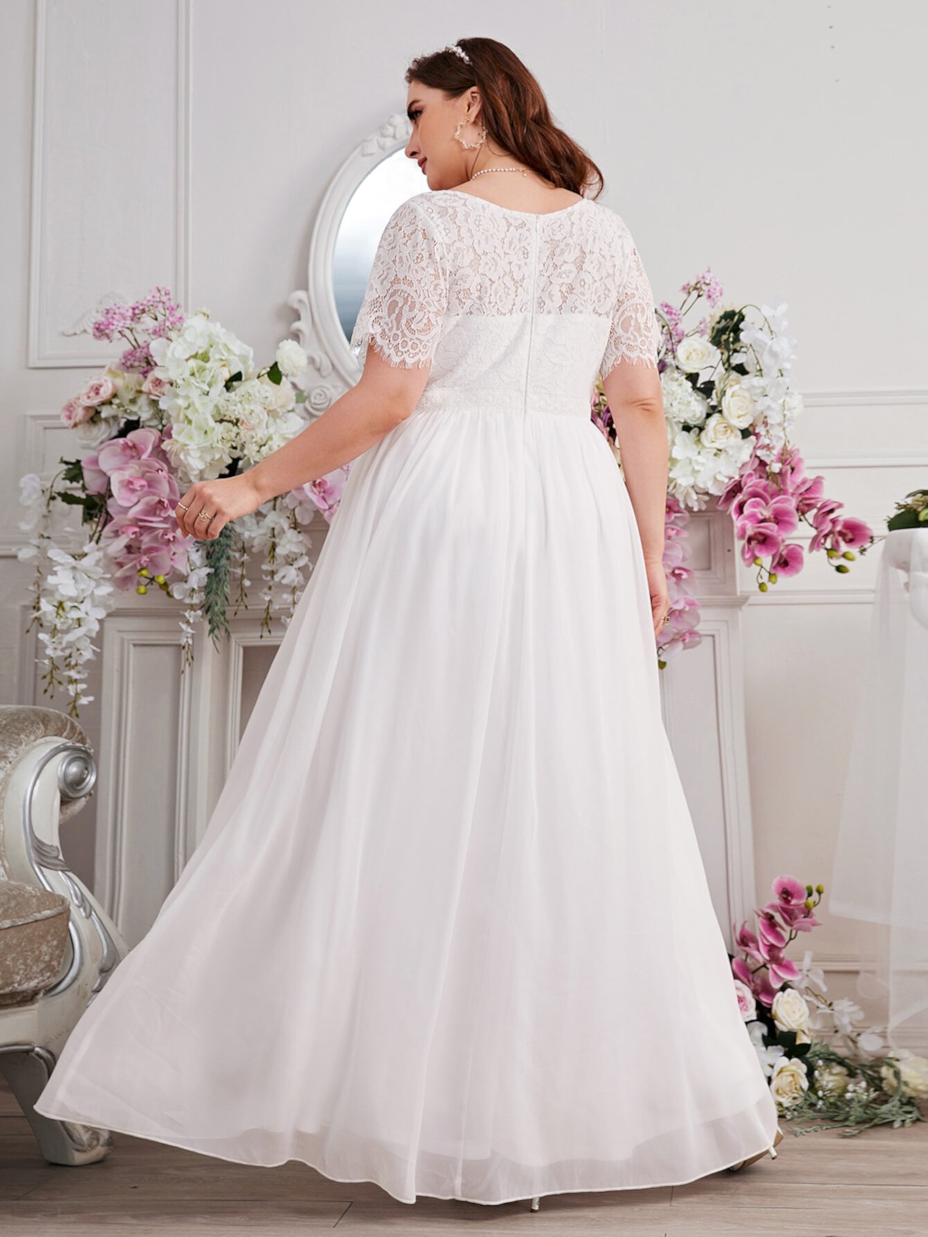 размера плюс Свадебное платье с кружевной отделкой с молнией SHEIN