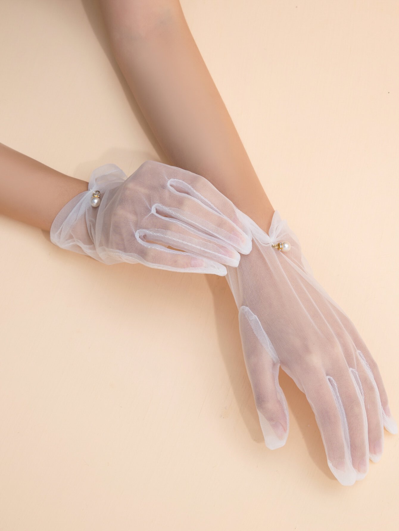 Сетчатые перчатки с искусственным жемчугом SHEIN