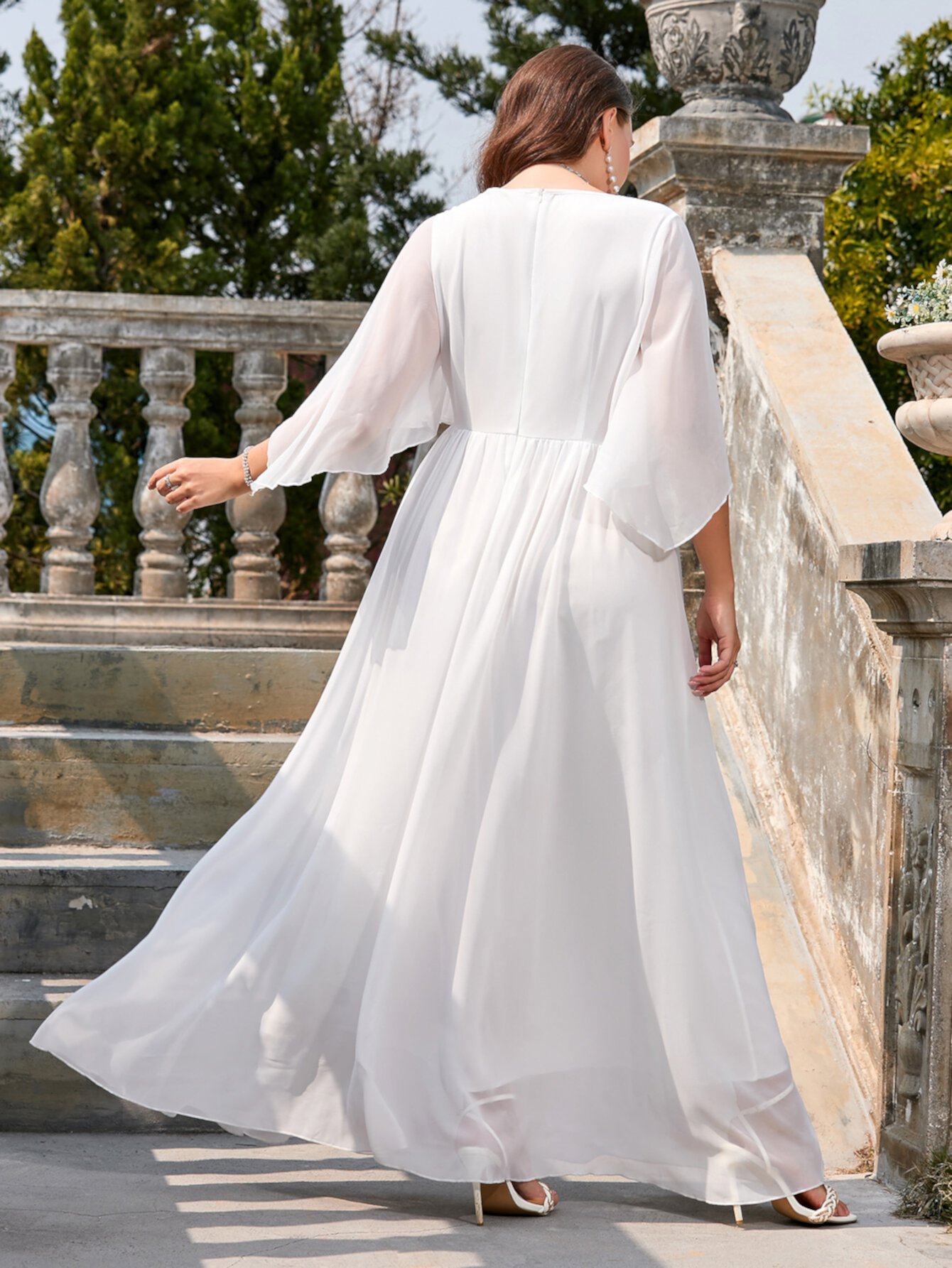 размера плюс Свадебное платье с кружевной отделкой с рукавами-бабочками из шифона SHEIN