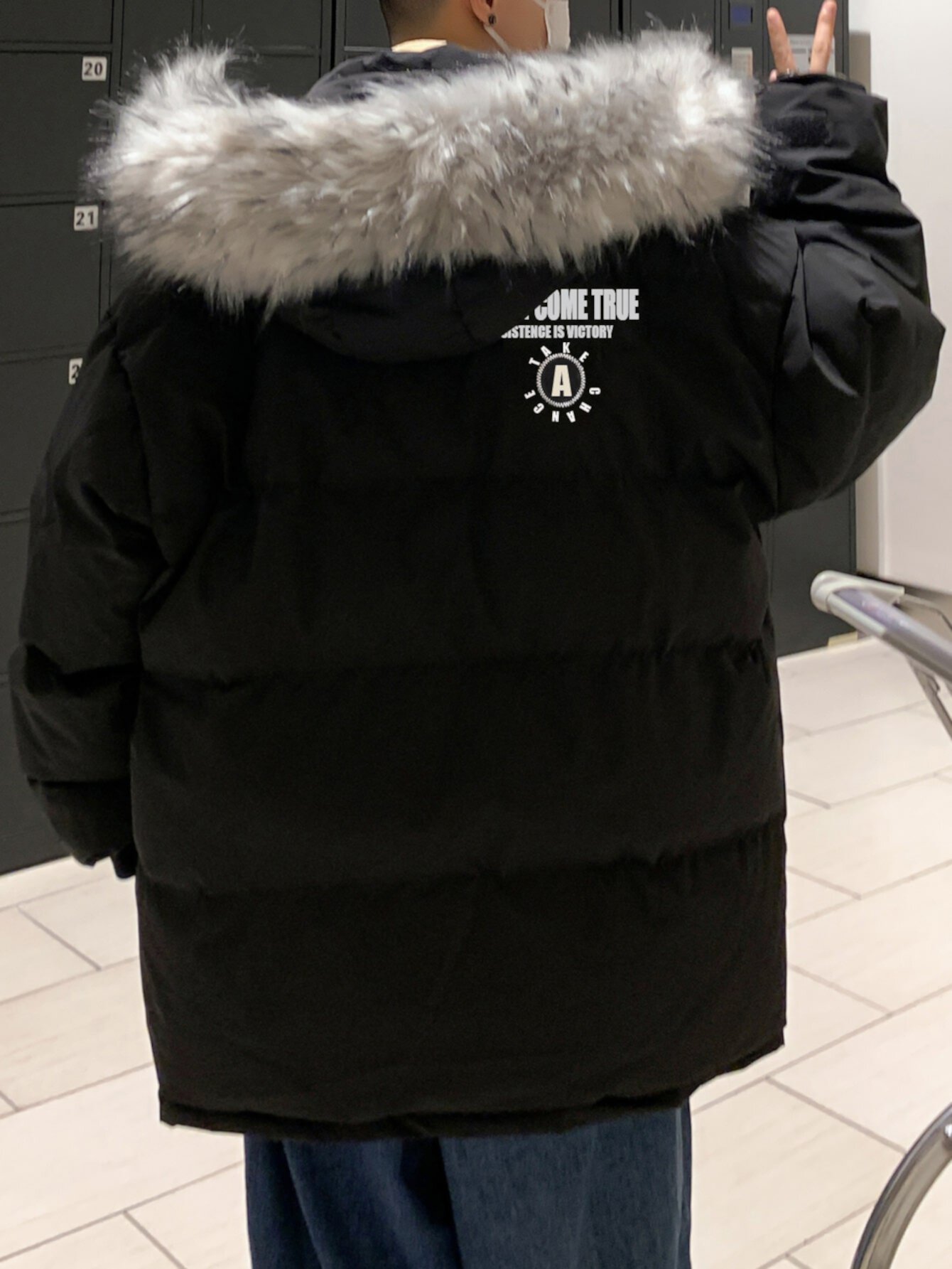 для мужчины Утепленная куртка с текстовым принтом с карманом из плюша с отделкой с капюшоном SHEIN