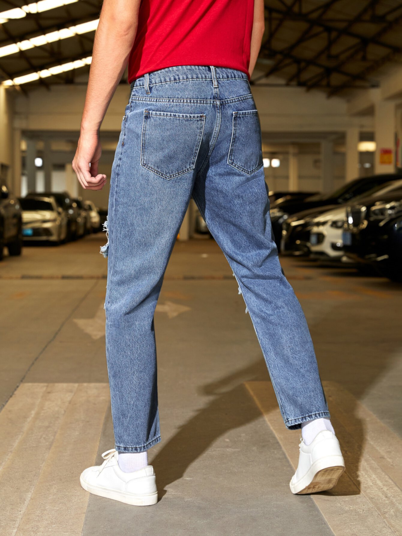 Мужской Зауженные джинсы рваный обтрепанный край с карманом SHEIN